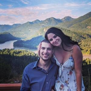 Meet your Posher, Dana